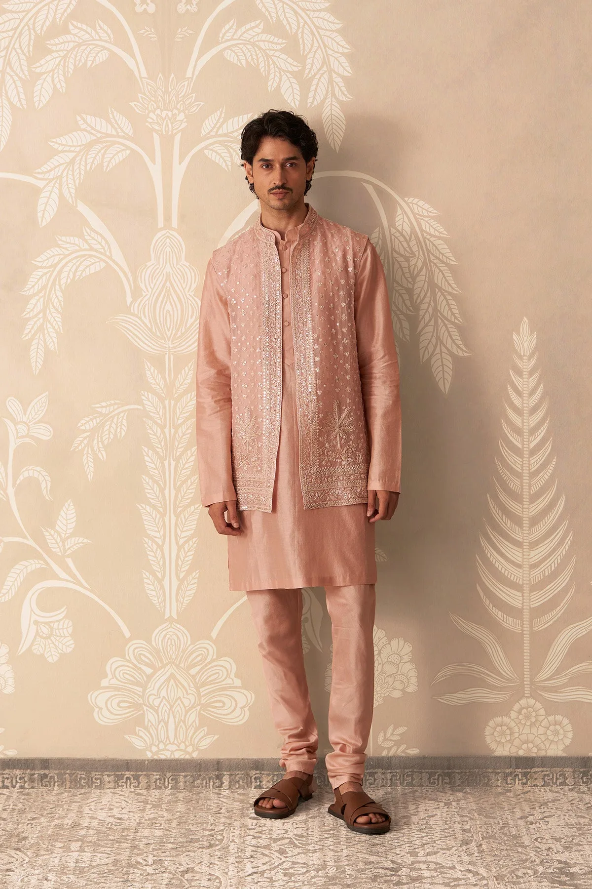 Ambar Kurta Bandi Set by Ridhi Mehra