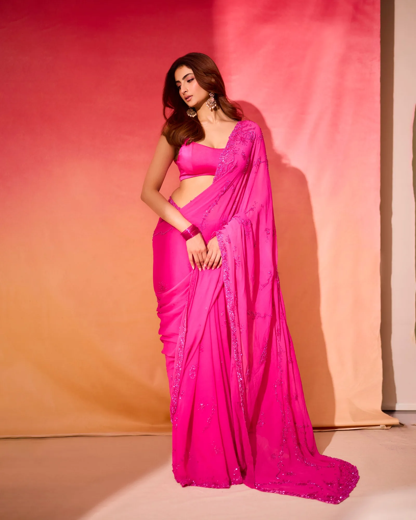 Palak Tiwari in Fuchsia Éclat Saree by Dolly J in pink, view 4