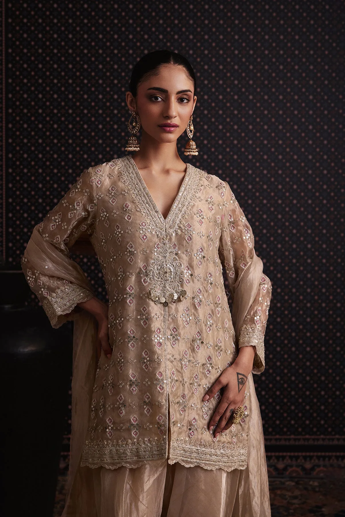 Delphi Kurta Set by Ridhi Mehra, view 2