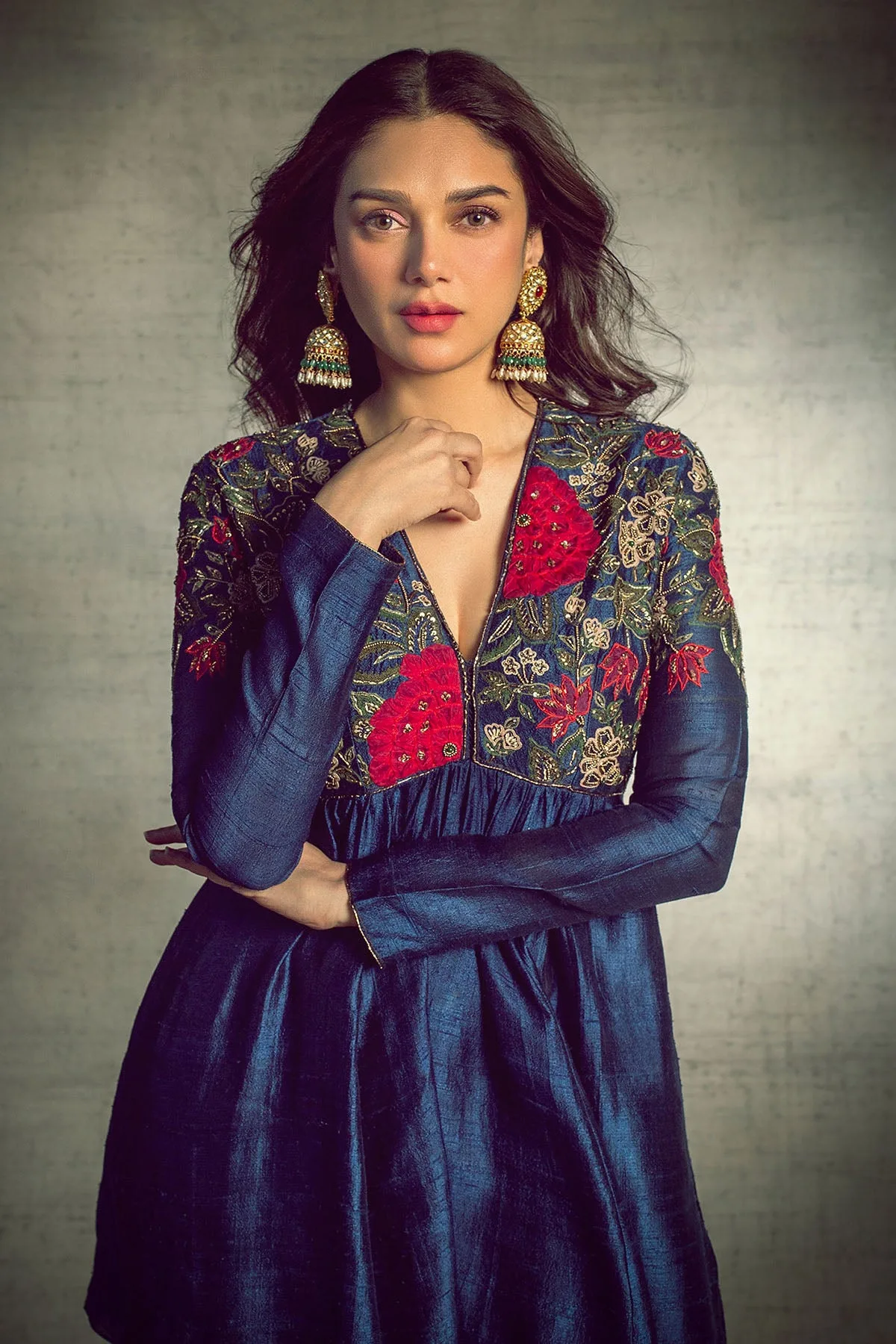 Aditi Rao in Lien by Ridhi Mehra, navy anarkali, view 3