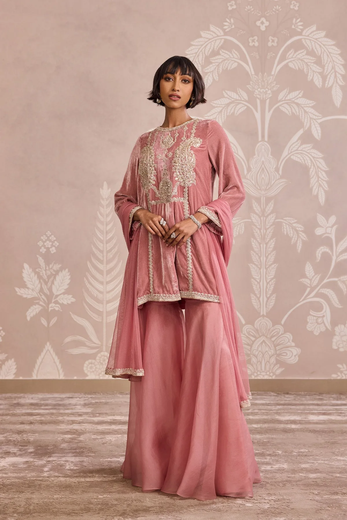 Noor Kurta Set by Ridhi Mehra