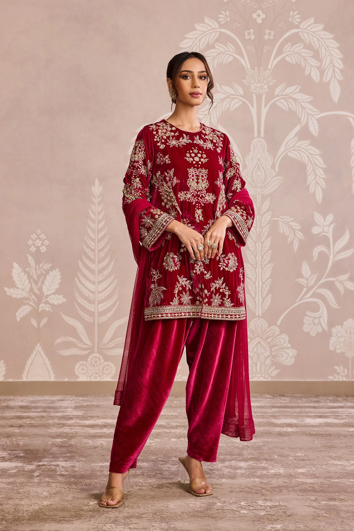 Rangin Kurta Set by Ridhi Mehra