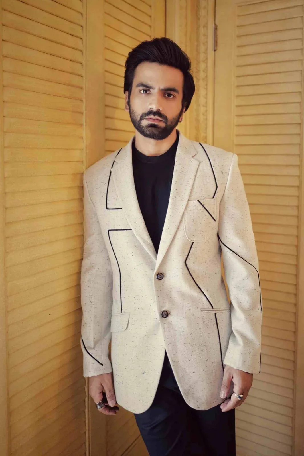 Ayush Mehra in Off White Blazer With Contrast Piping by Sarab Khanijou
