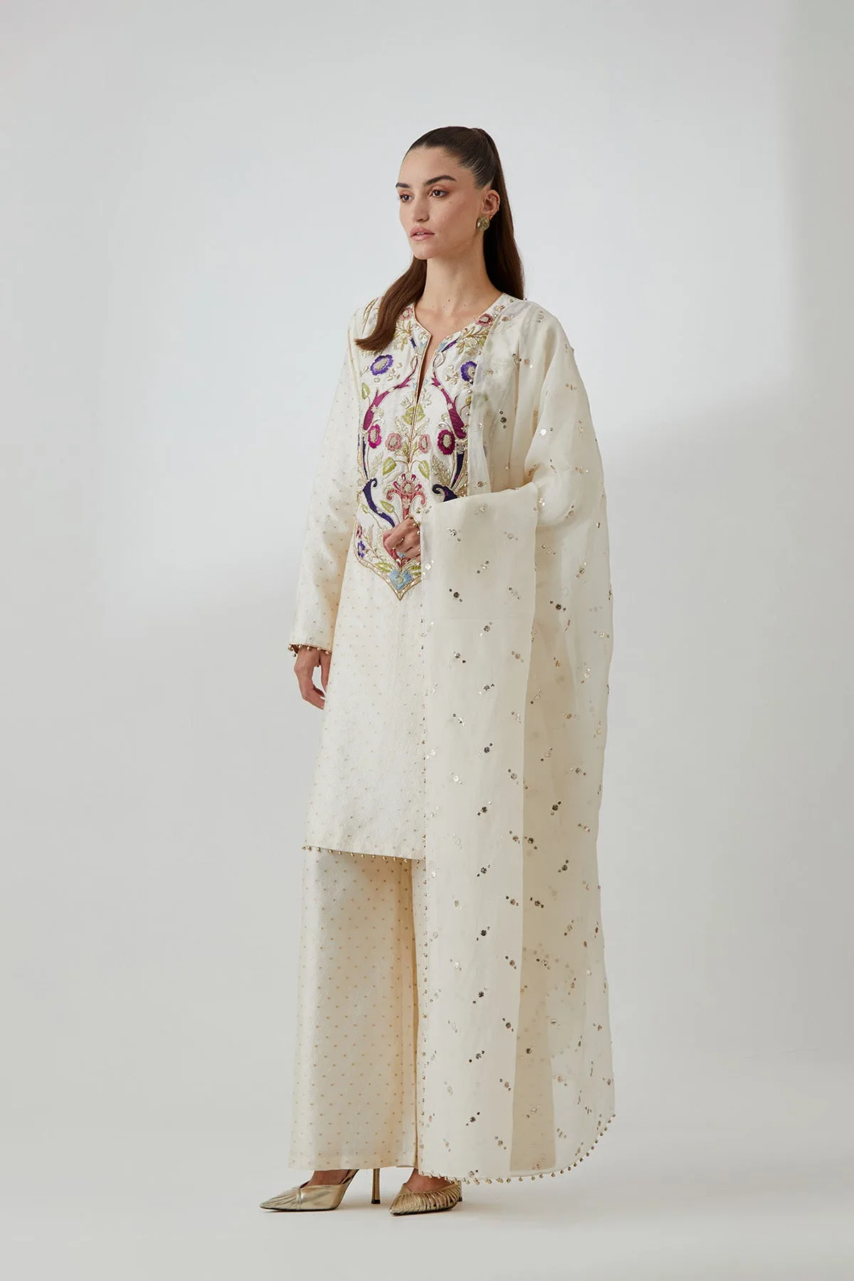 Off-White Banarasi Embroidered Kurta With Palazzo And Mukaish Organza Dupatta by Payal Singhal in off white, view 3