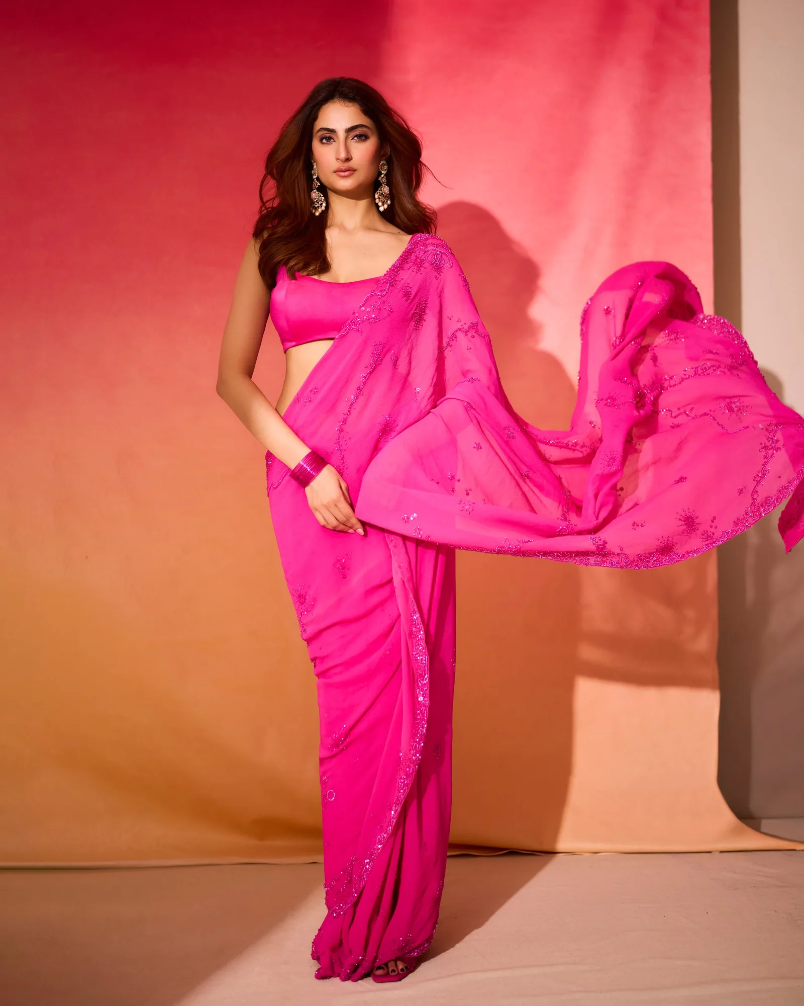 Palak Tiwari in Fuchsia Éclat Saree by Dolly J in pink, view 3