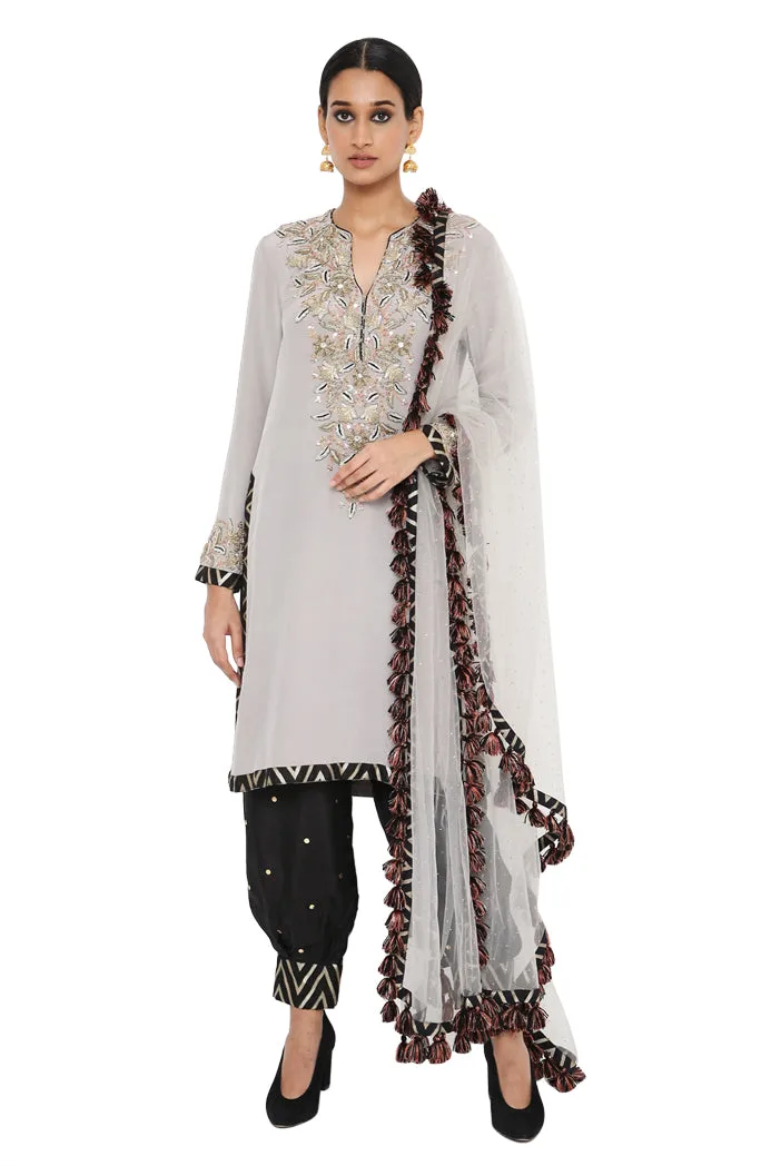 Nyla Grey Colour Embroidered Kurta With Black Colour Jogger Salwar And Grey Colour Dupatta by Payal Singhal