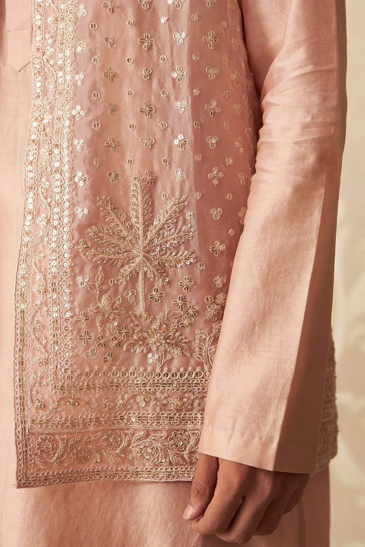 Ambar Kurta Bandi Set by Ridhi Mehra, view 3