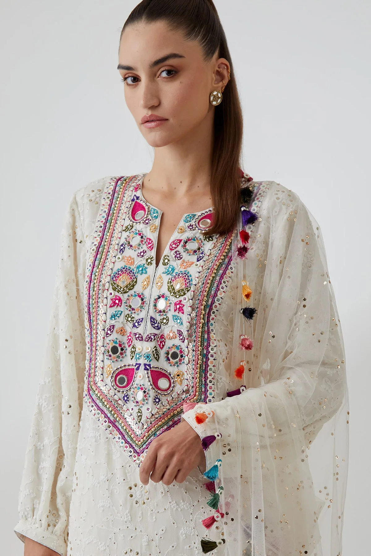 Off-White Chikankari Embroidered Kurta With Silkmul Pants And Mukaish Net Dupatta by Payal Singhal in off white, view 4