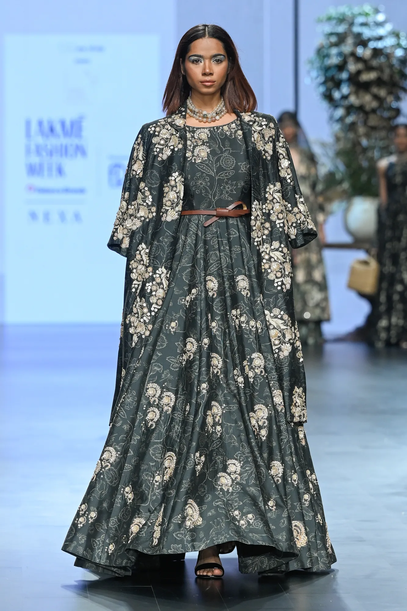 Brielle Anarkali Set by Paulmi And Harsh in black, view 2