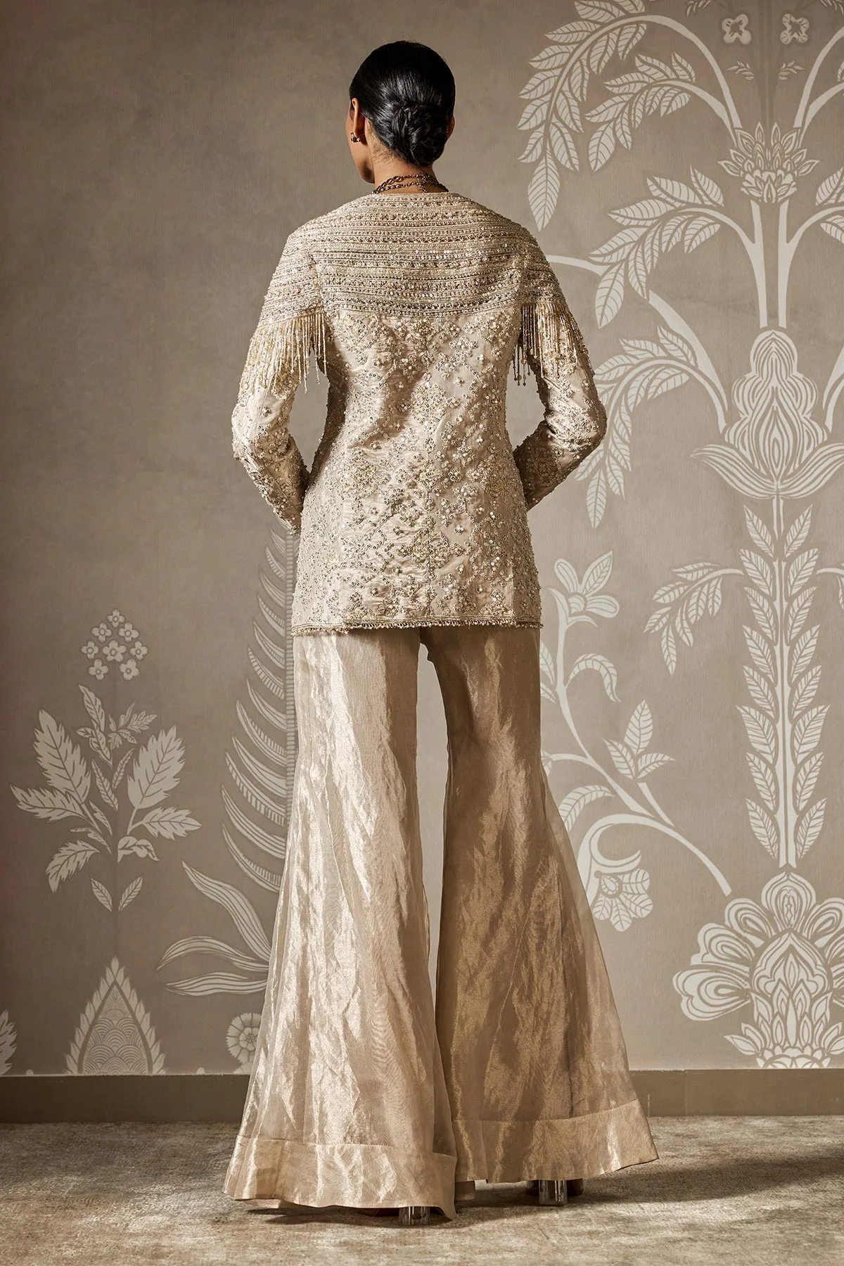 Aarohi Jacket Set by Ridhi Mehra, view 4