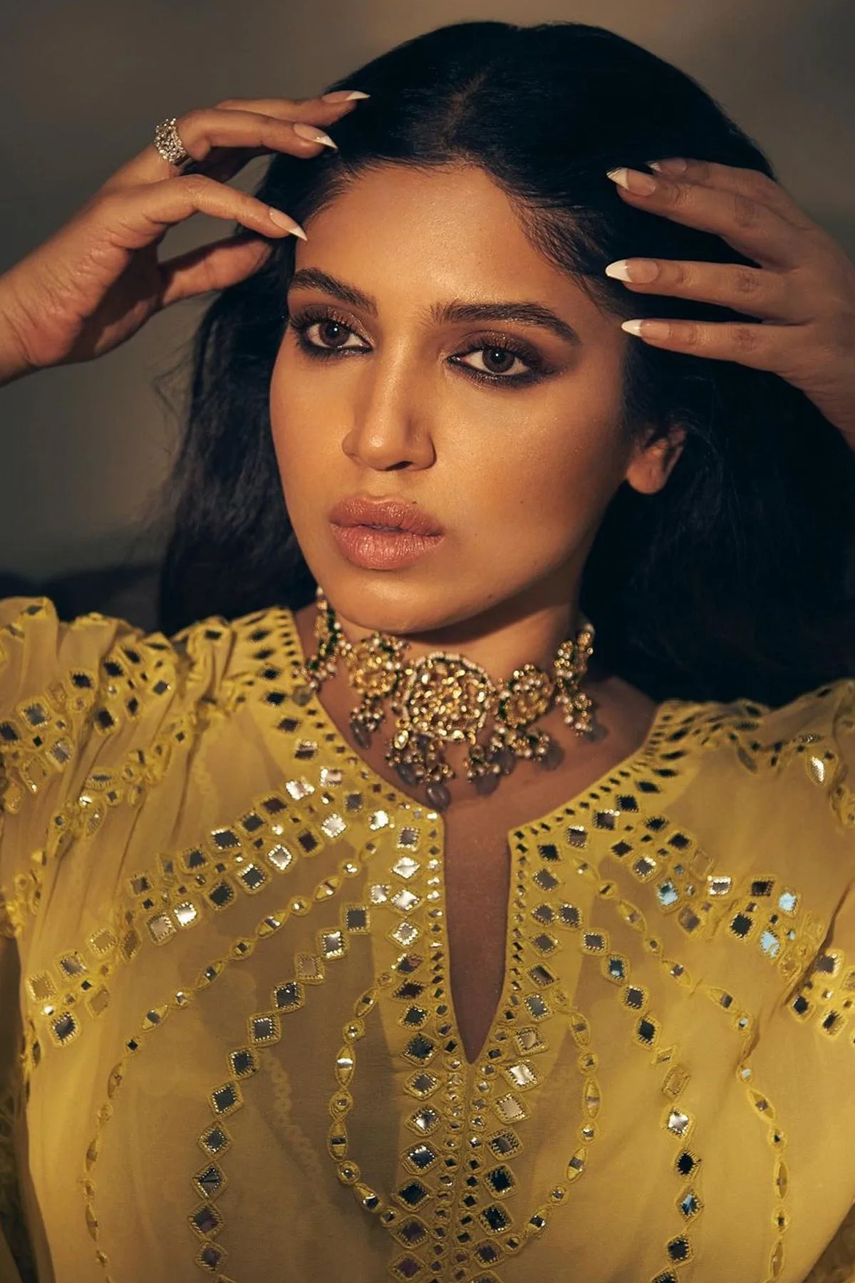 Bhumi Pednekar In Yellow Foil And Resham Kaftan With A Belt by Tamanna Punjabi Kapoor, view 3