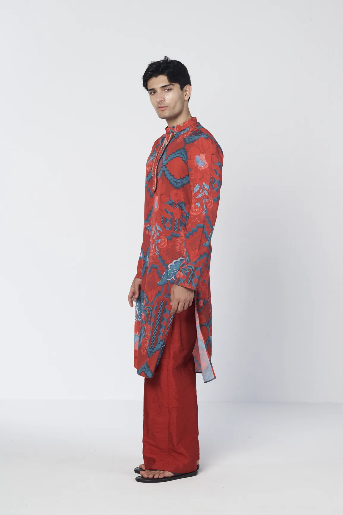 Red Mirage 2.0 Kurta set by Rishi and Vibhuti, view 4