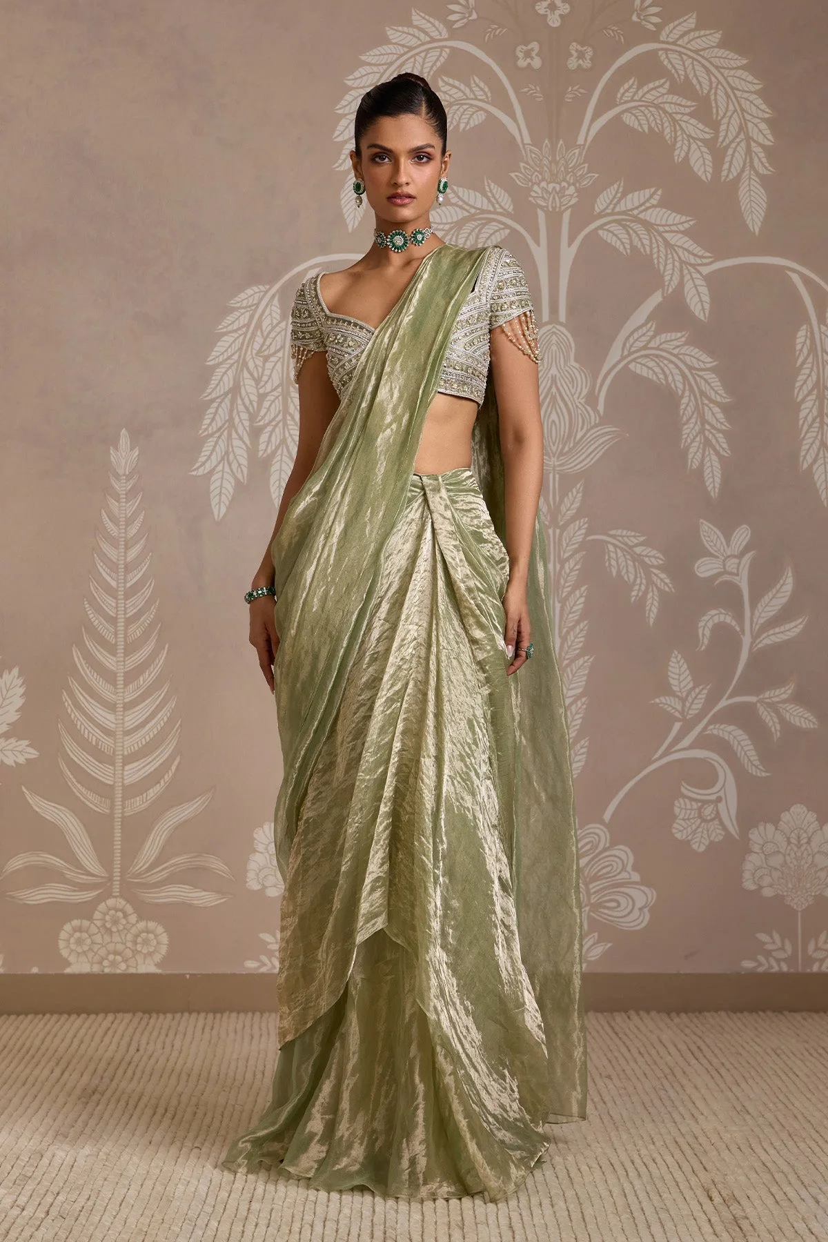 Loom Saree Set by Ridhi Mehra