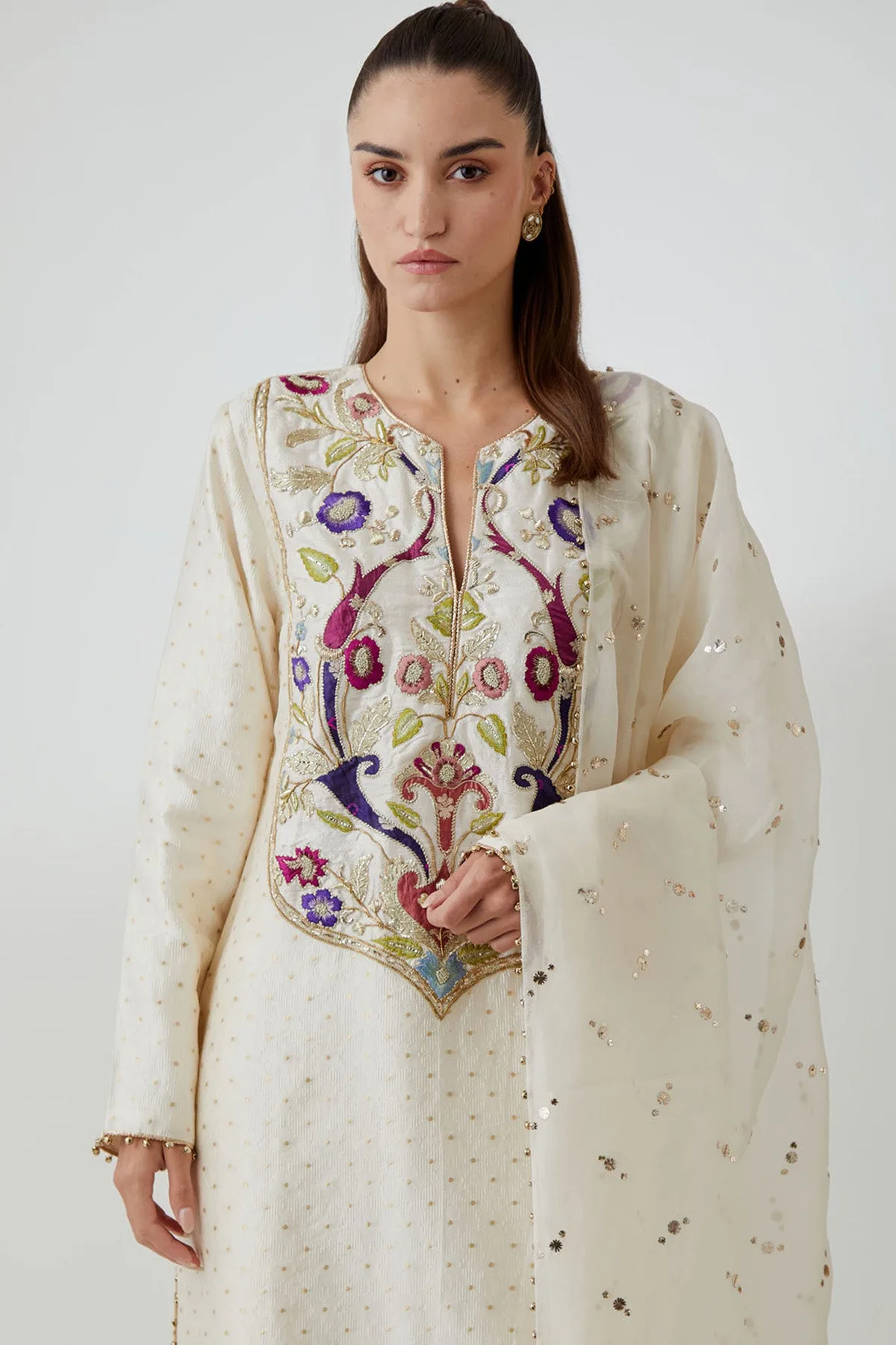 Off-White Banarasi Embroidered Kurta With Palazzo And Mukaish Organza Dupatta by Payal Singhal in off white, view 4