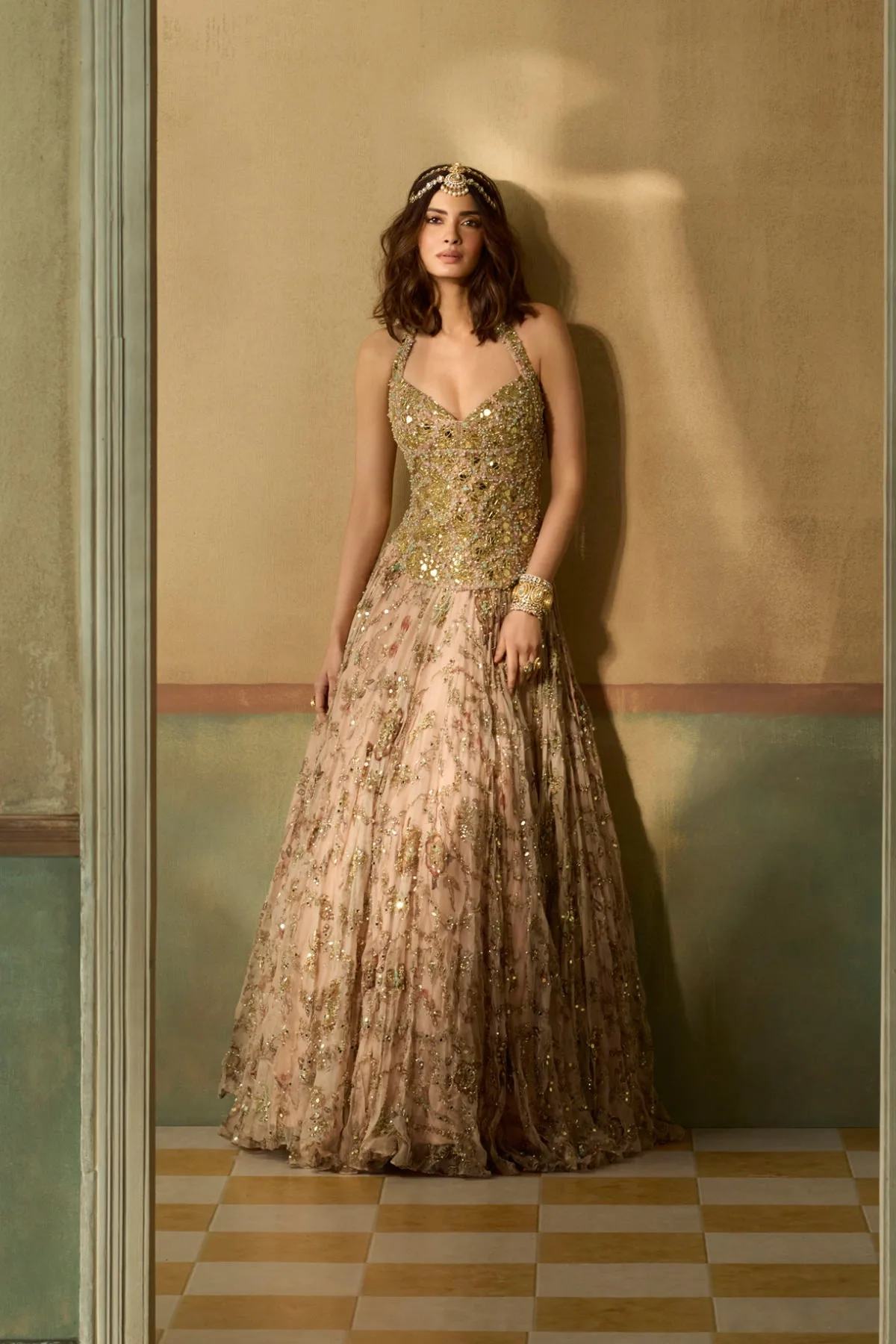 Diana Penty in Saina by Mahima Mahajan, gold lehenga, view 2