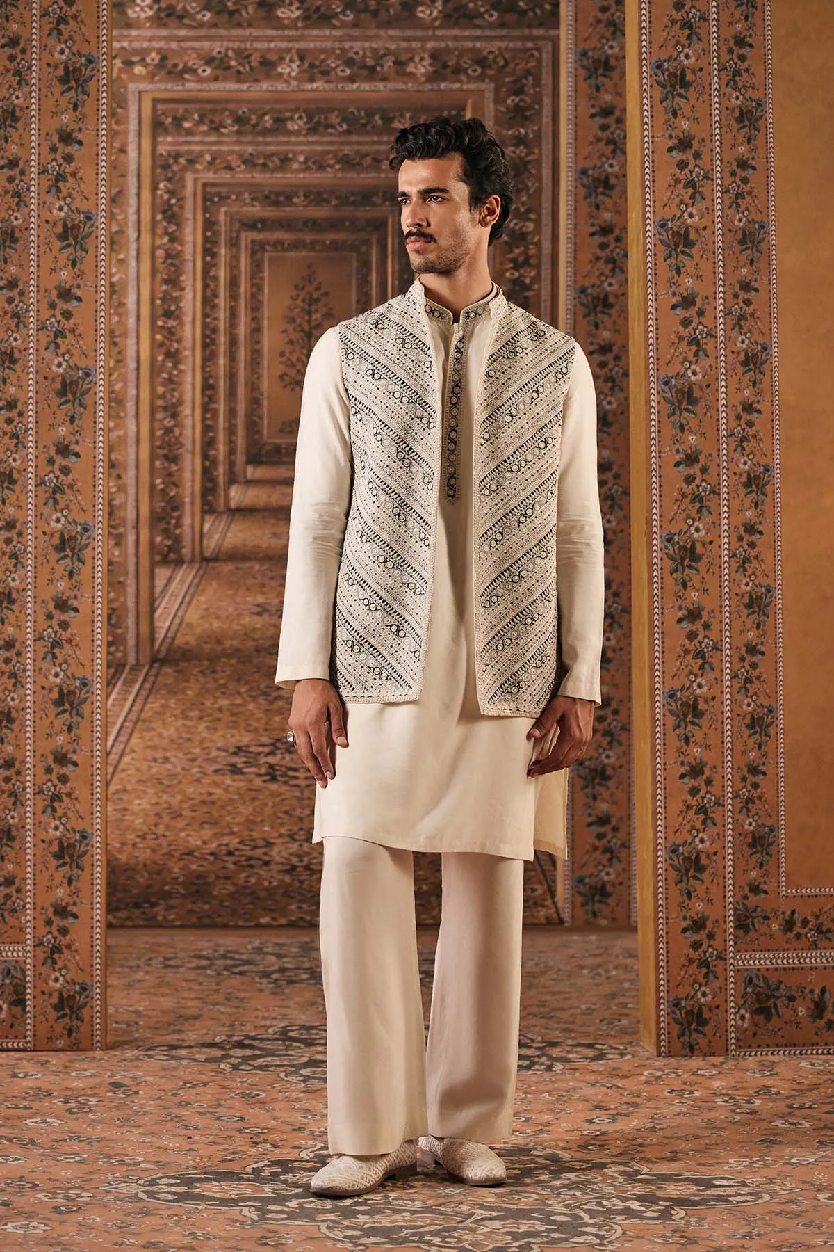 Parvaz Bandi Set by Ridhi Mehra