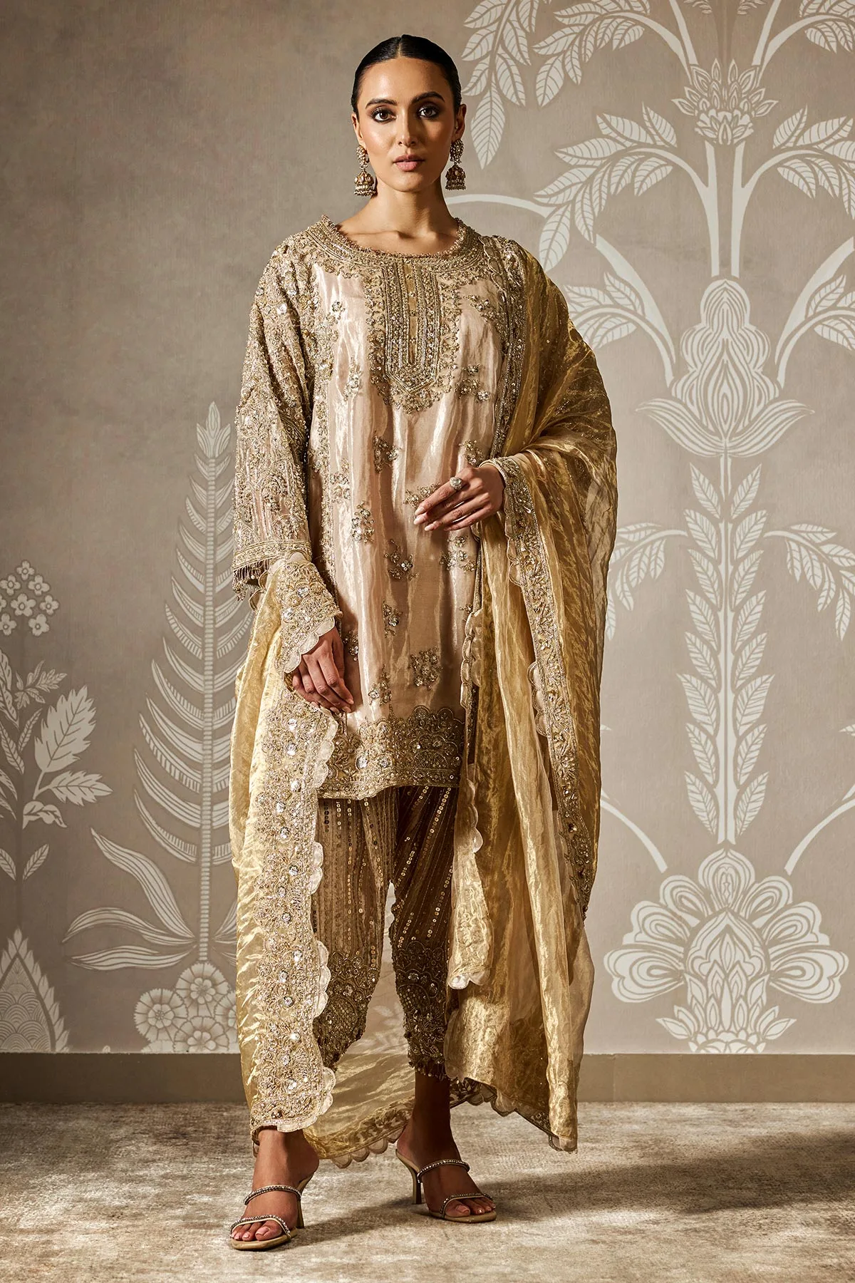 Roshni Kurta Set by Ridhi Mehra
