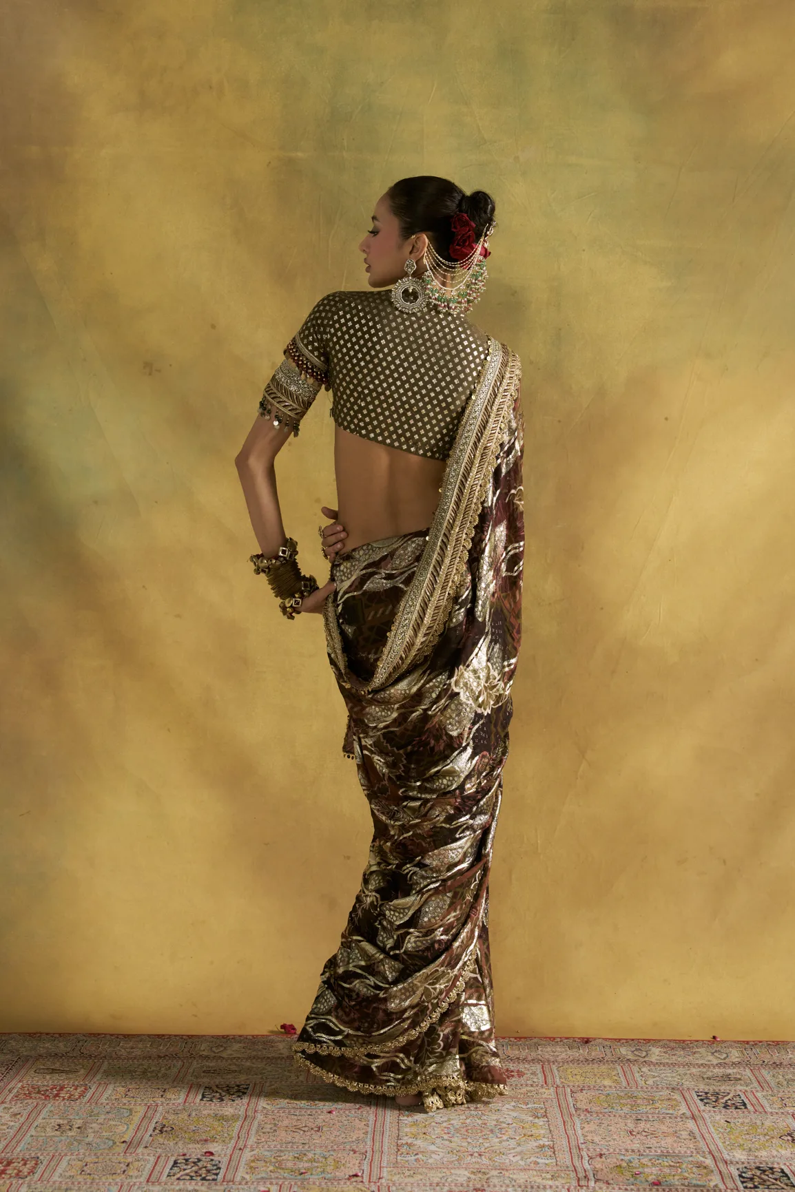 Param Sundari saree by Rishi and Vibhuti, view 3