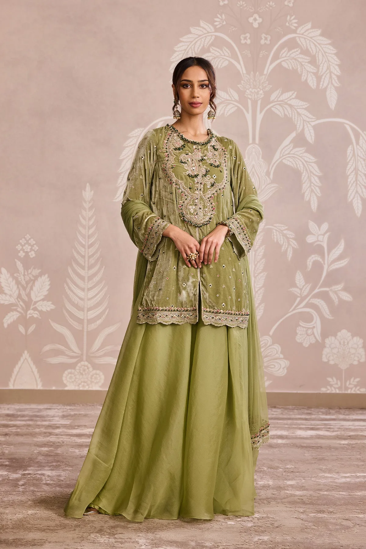 Nayab Kurta Set by Ridhi Mehra
