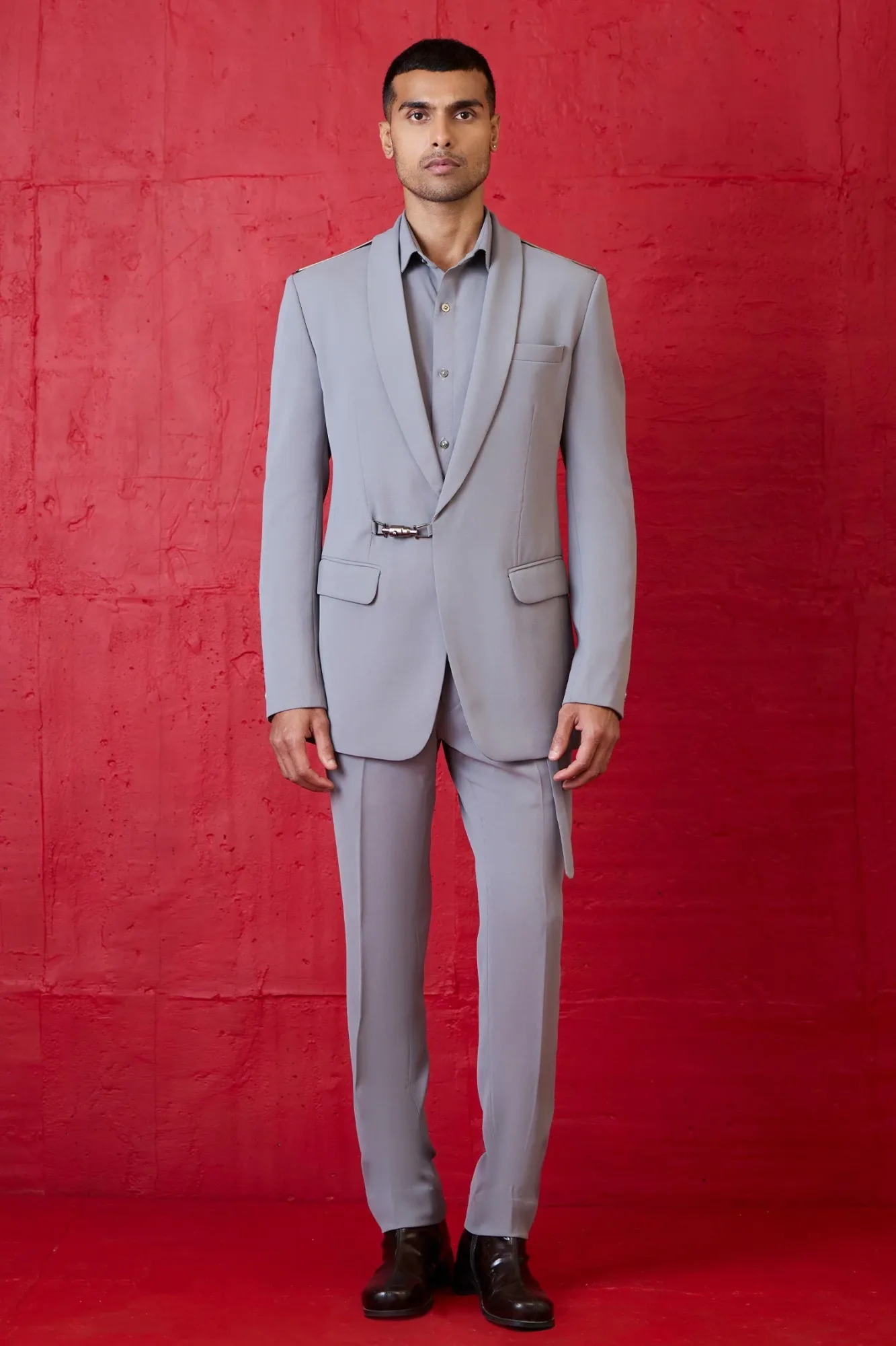Dirty Grey Tuxedo by Qbik