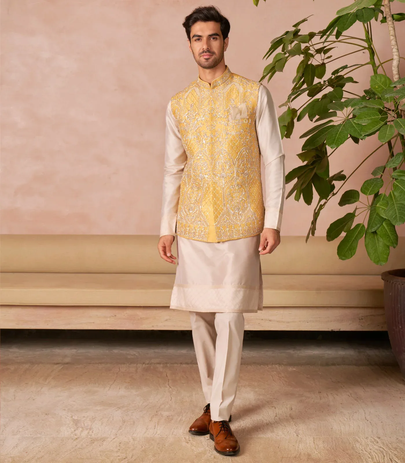 Mehraab Cutdana Bandi Set by Anushree Reddy