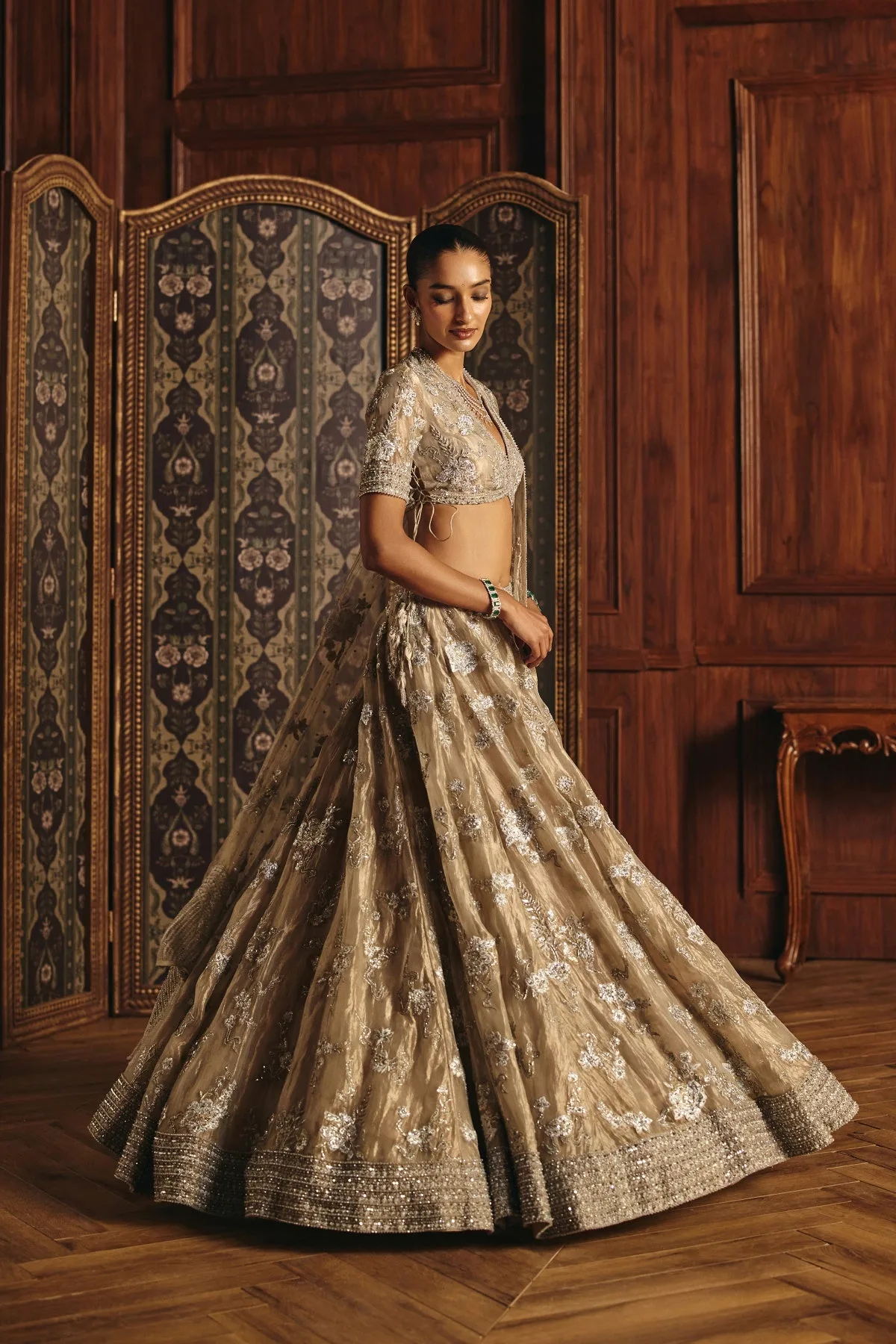Aditi by Mahima Mahajan, silver lehenga, view 4