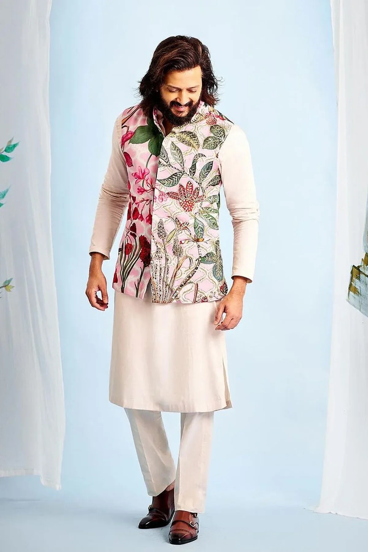 Riteish Deshmukh in Aseem Bandi Set by Mahima Mahajan